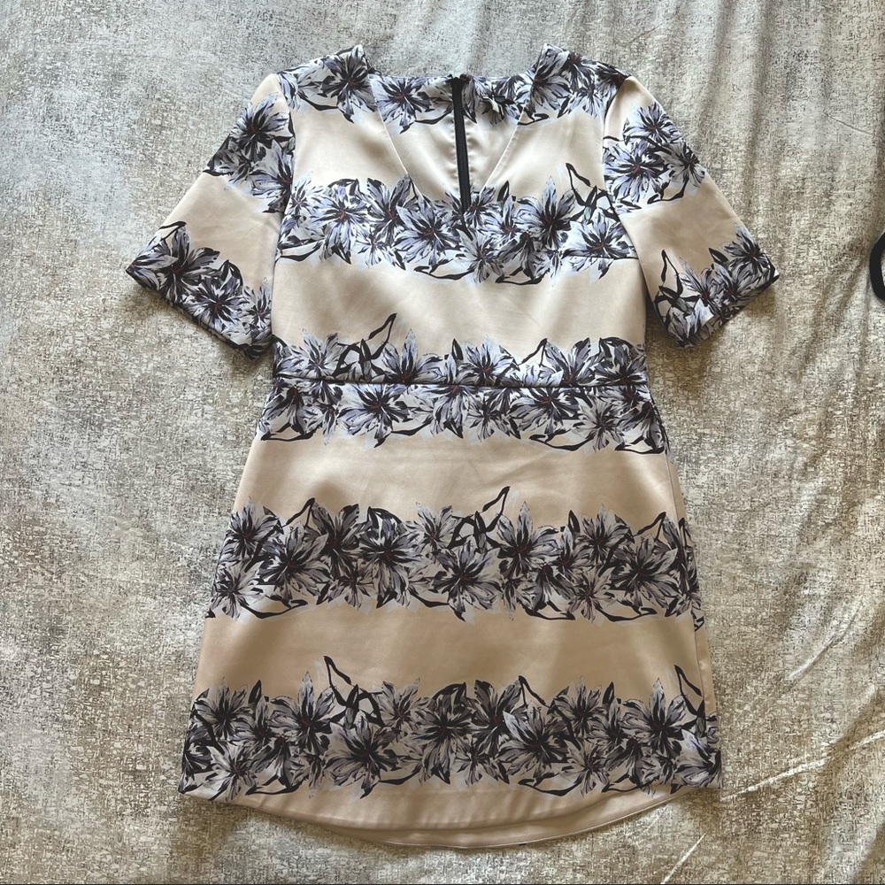 TOPSHOP mini floral dress. Size US 10